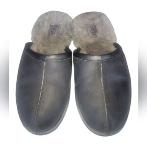 UGG Black Scuff Sheepskin Full Grain Leather Slippers Sz 8